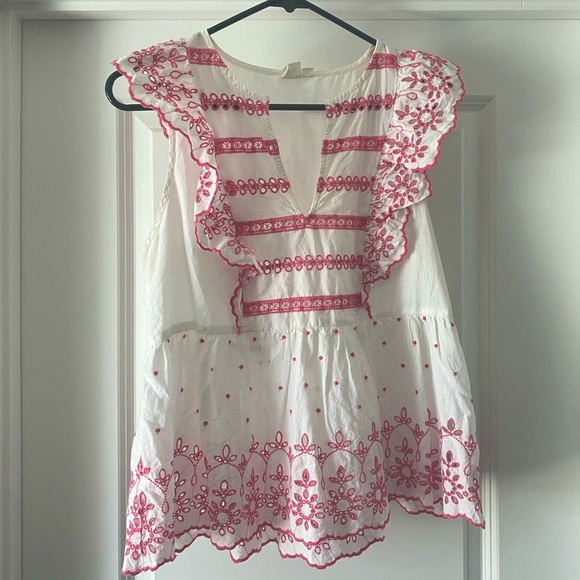 GAP Tops - Gap Flutter Sleeve Embroidered Top